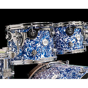 DW Design 5 Piece Drum Set with Hardware without Throne, Blue Lightning Limited Edition 