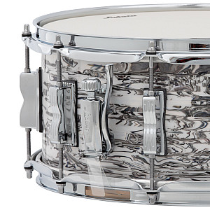 Ludwig Classic Maple LS403XXWA 6.5"x14" Snare Drum, White Abalone 