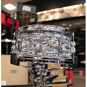Ludwig Classic Maple LS403XXWA 6.5"x14" Snare Drum, White Abalone 